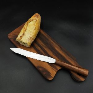 Couteau à pain nyangon